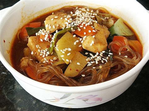  찜닭은 매콤하면서도 달콤한 퓨전요리의 완벽한 조화를 이루는가?!